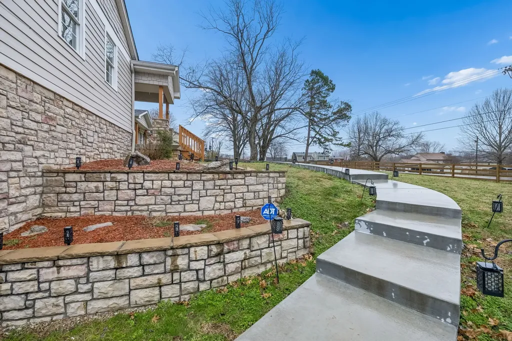 5935 S New Hope Road Hermitage TN 37076