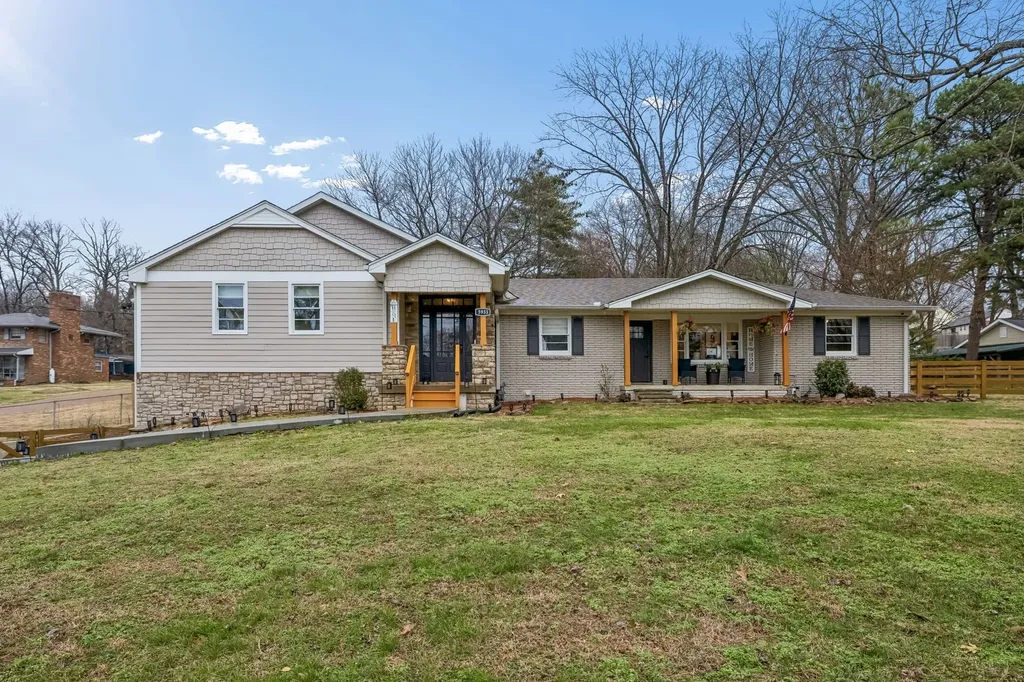 5935 S New Hope Road Hermitage TN 37076