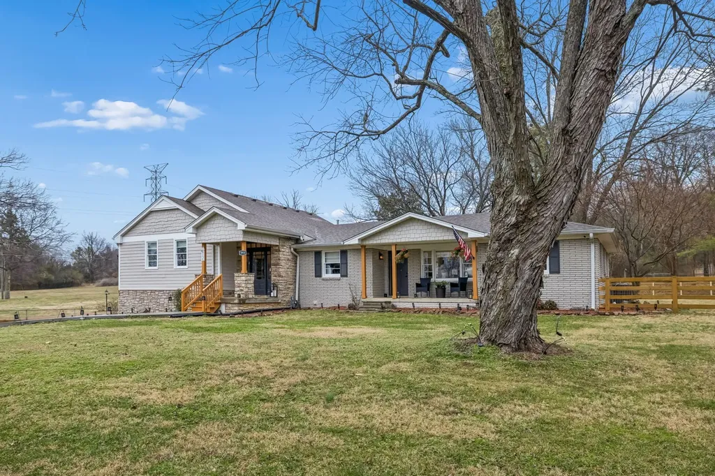 5935 S New Hope Road Hermitage TN 37076