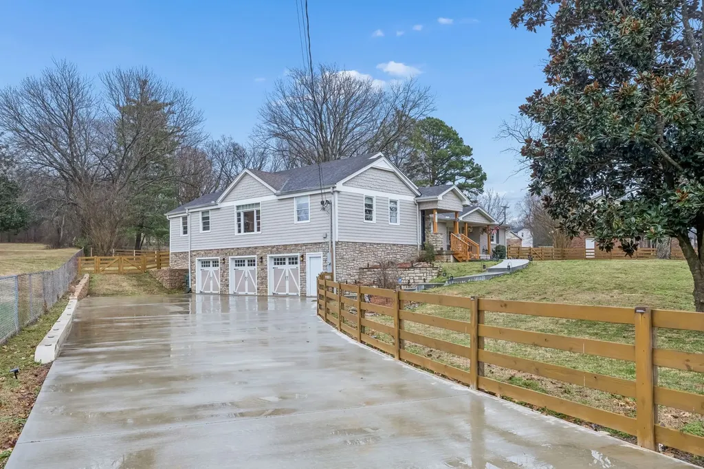 5935 S New Hope Road Hermitage TN 37076