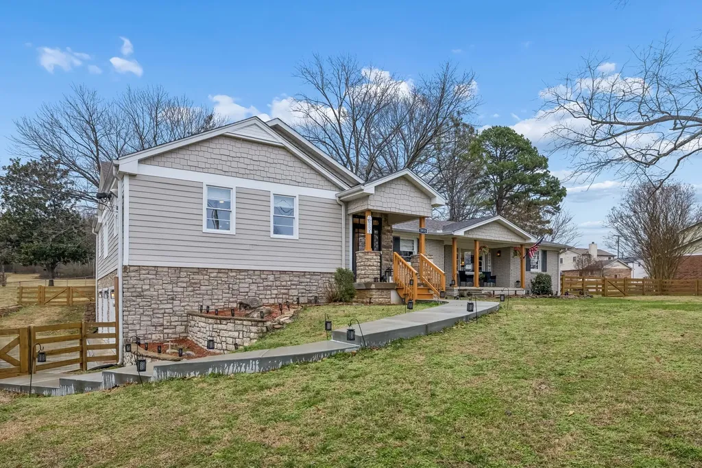 5935 S New Hope Road Hermitage TN 37076
