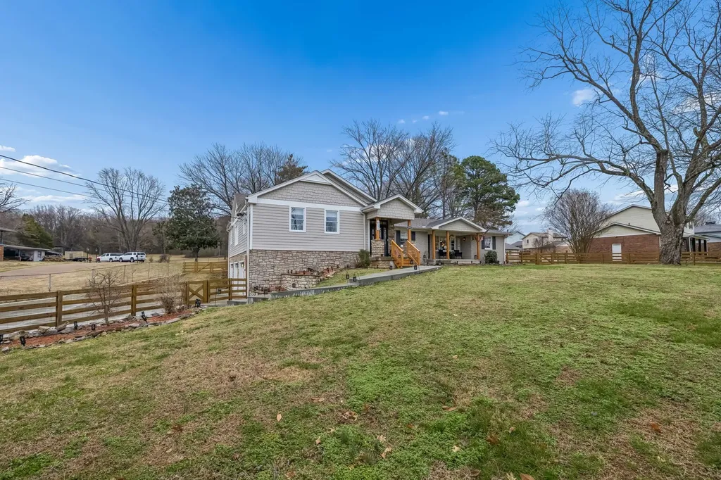 5935 S New Hope Road Hermitage TN 37076