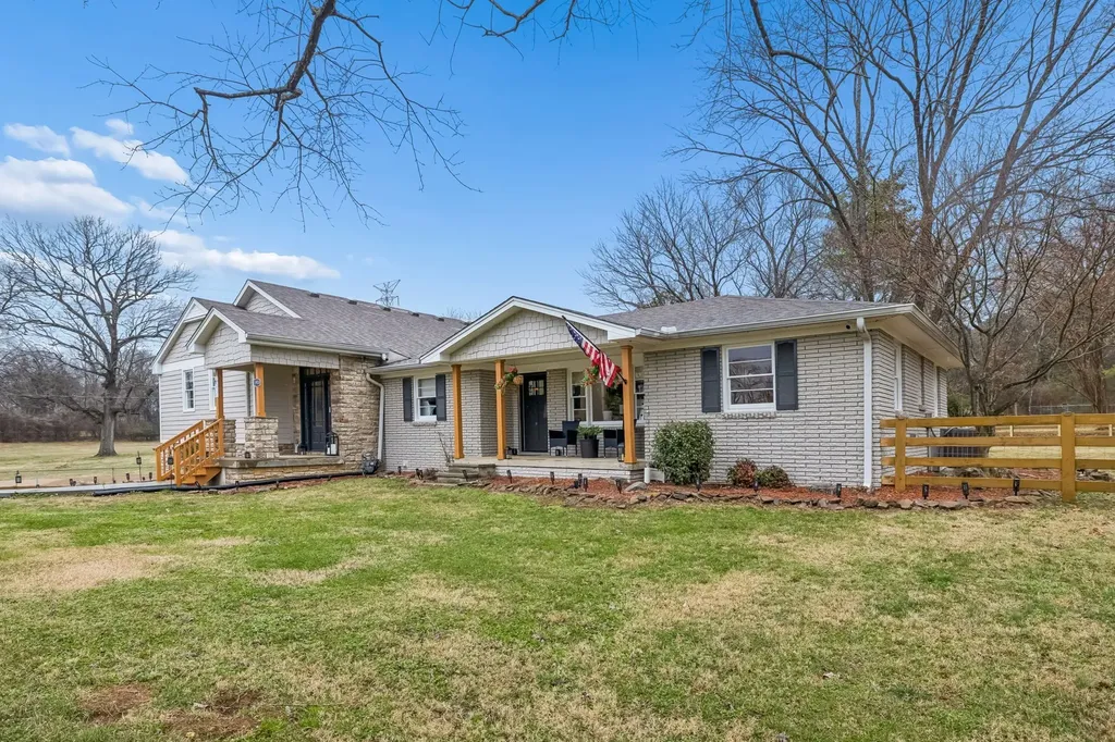 5935 S New Hope Road Hermitage TN 37076
