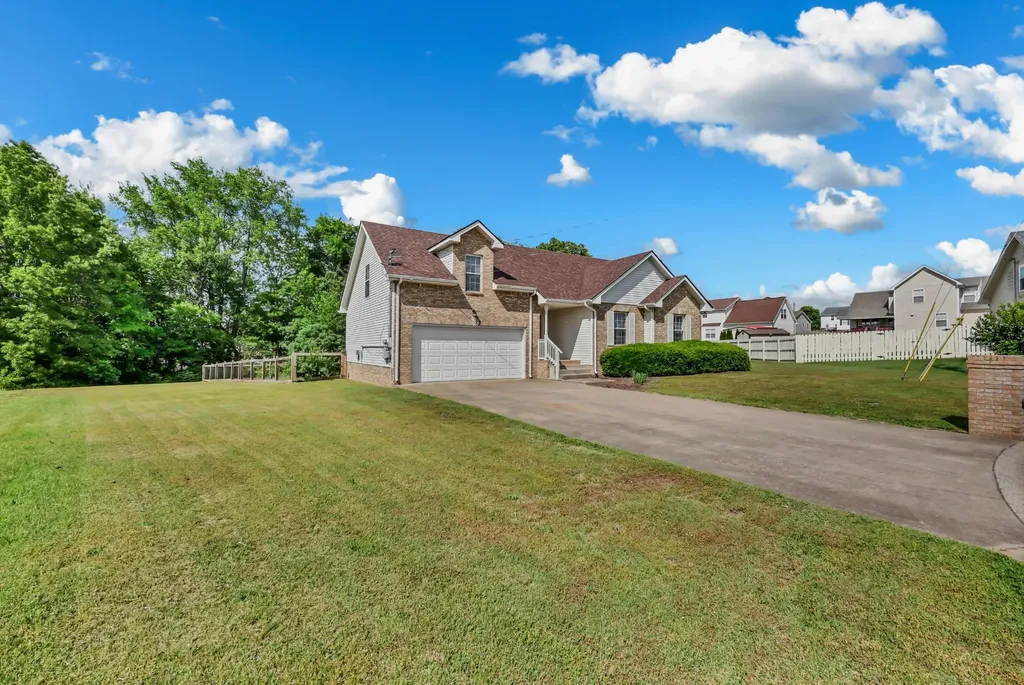 3393 Endsworth Drive Clarksville TN 37042