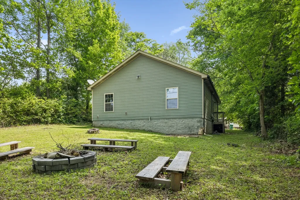 1008 Swift Drive Clarksville TN 37040