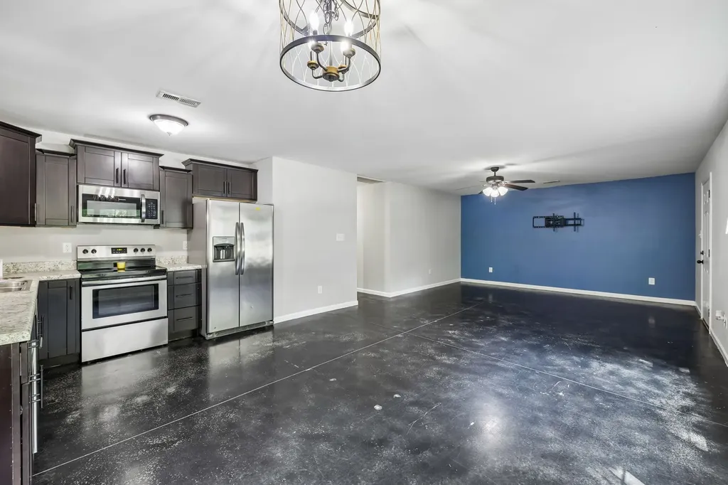 1008 Swift Drive Clarksville TN 37040