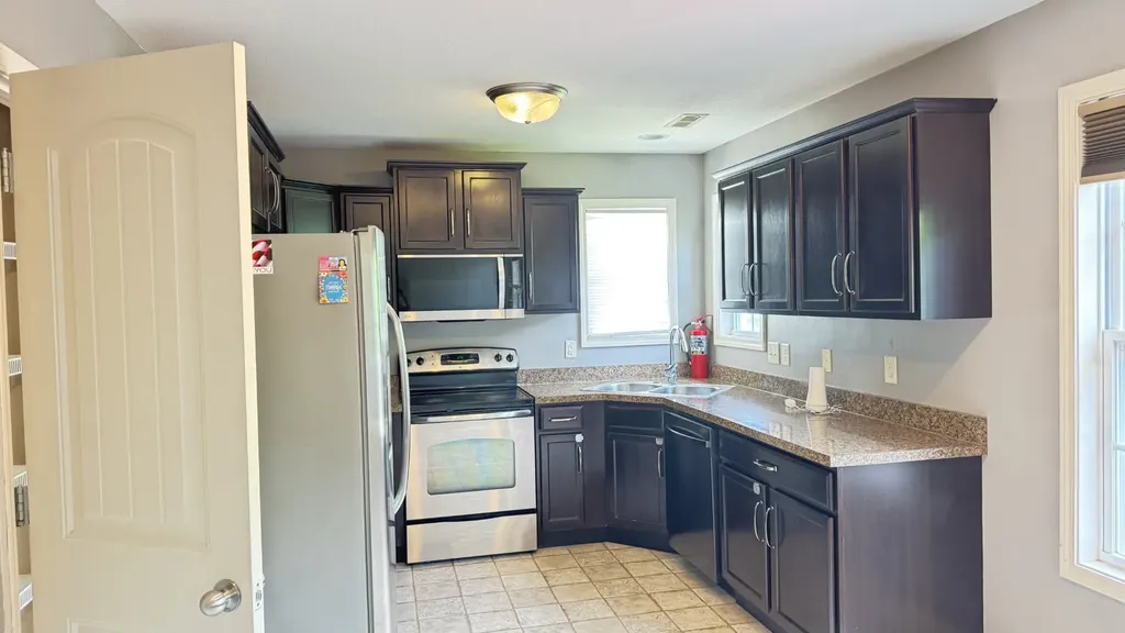 688 Fox Trail Court Clarksville TN 37040