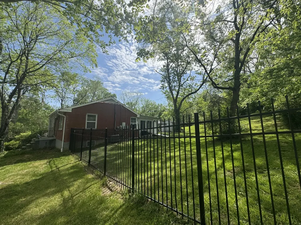177 Briggs Avenue Nashville TN 37211
