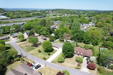 7011 Leslie Dell Lane Chattanooga TN 37421