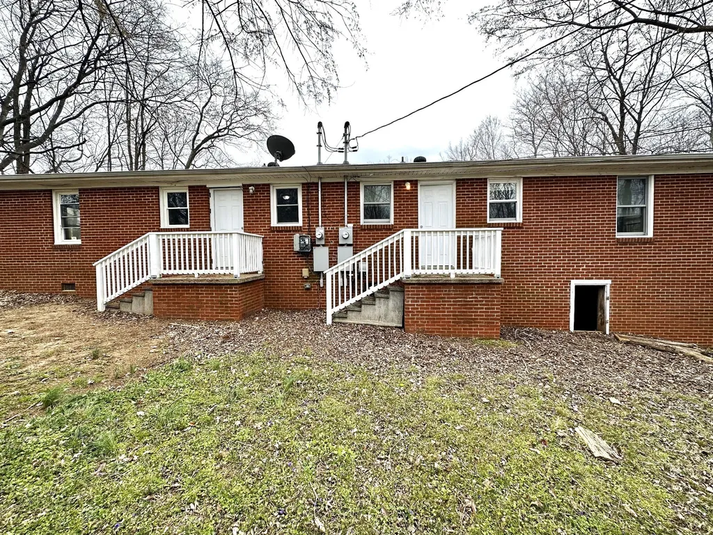 896 Locust Drive Clarksville TN 37040