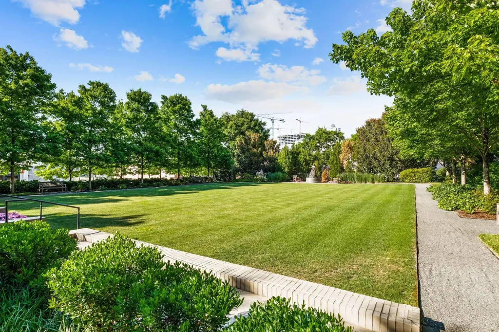 900 20th Ave, S Nashville TN 37212