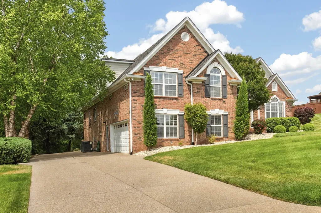 1027 Berkshire Boulevard Mount Juliet TN 37122