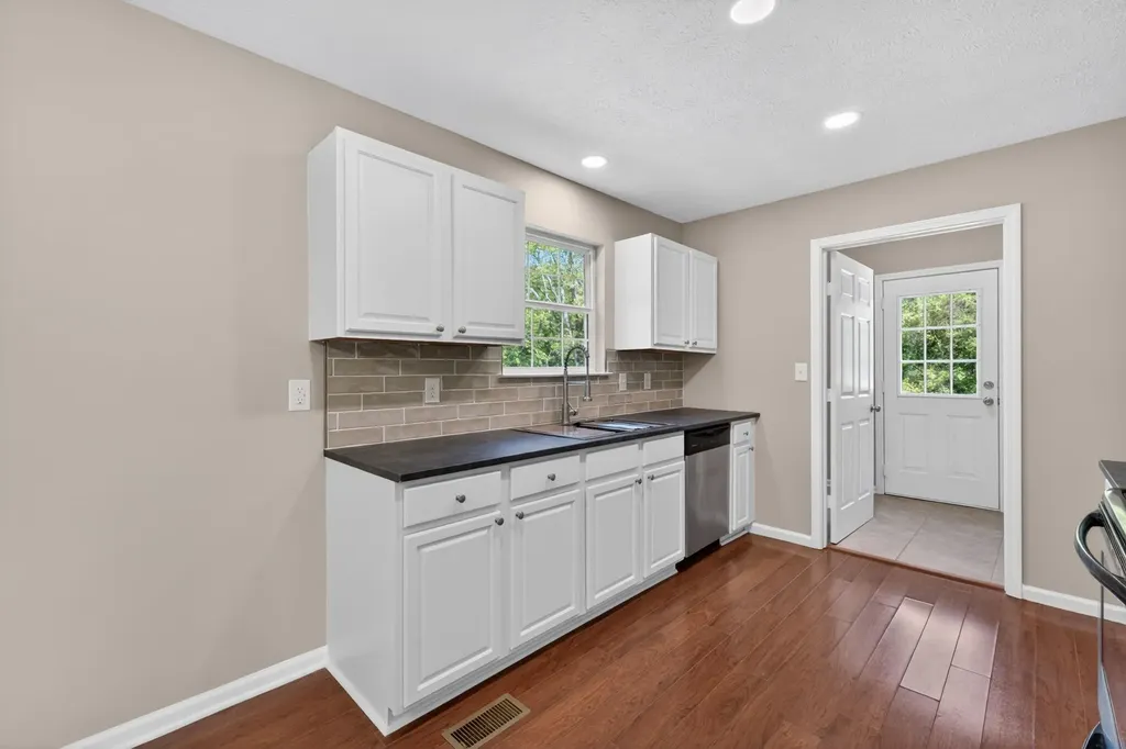 211 St Catherine Court Columbia TN 38401