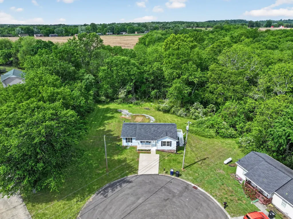 211 St Catherine Court Columbia TN 38401