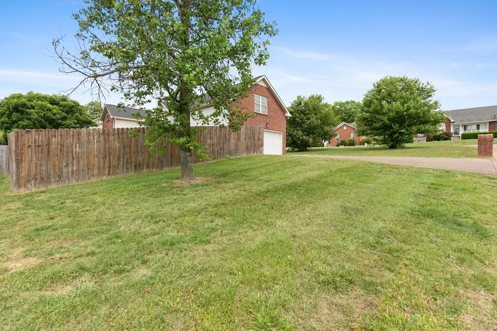 8001 Anna Court Greenbrier TN 37073