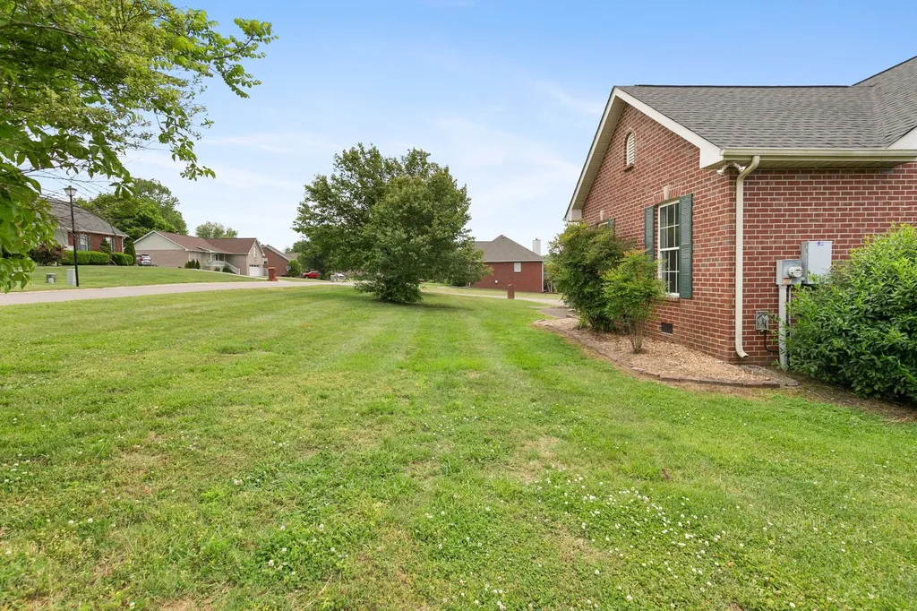 8001 Anna Court Greenbrier TN 37073