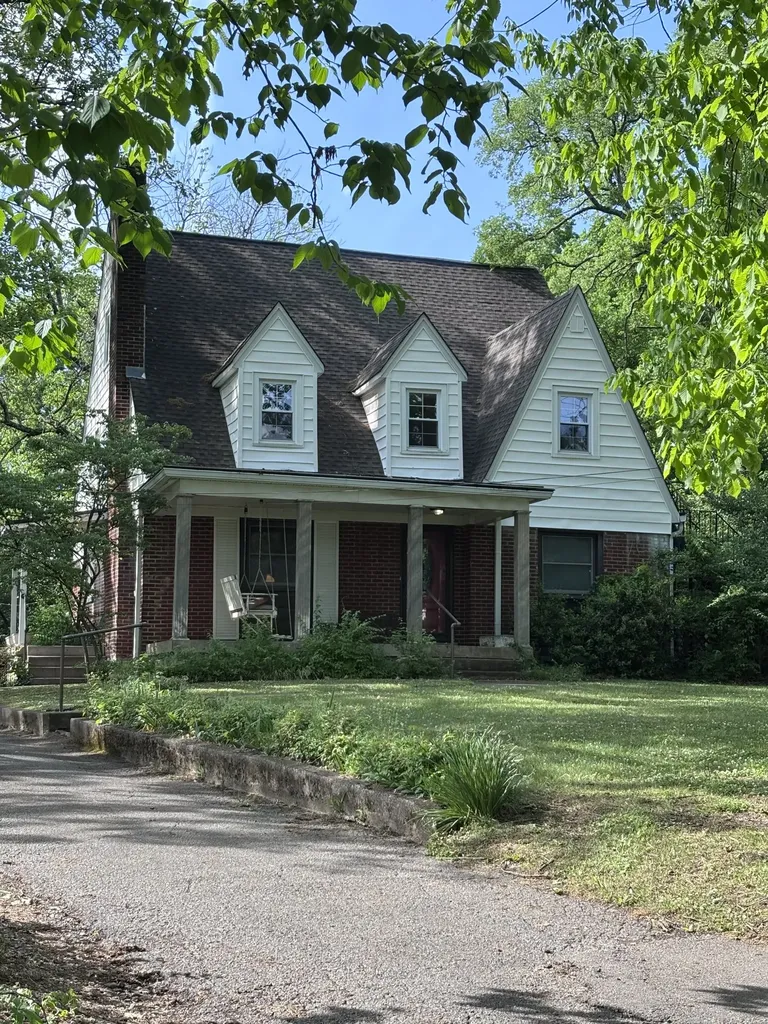 1718 Green Hills Drive Nashville TN 37215
