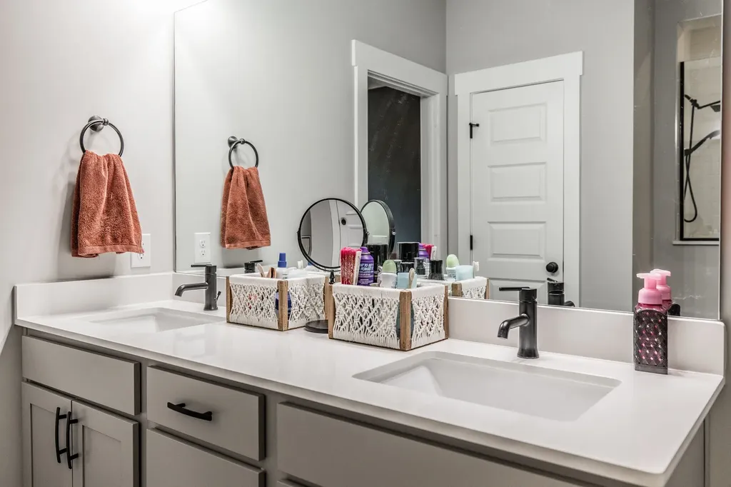 210 Woodhall Court White House TN 37188