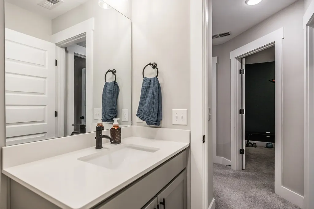 210 Woodhall Court White House TN 37188