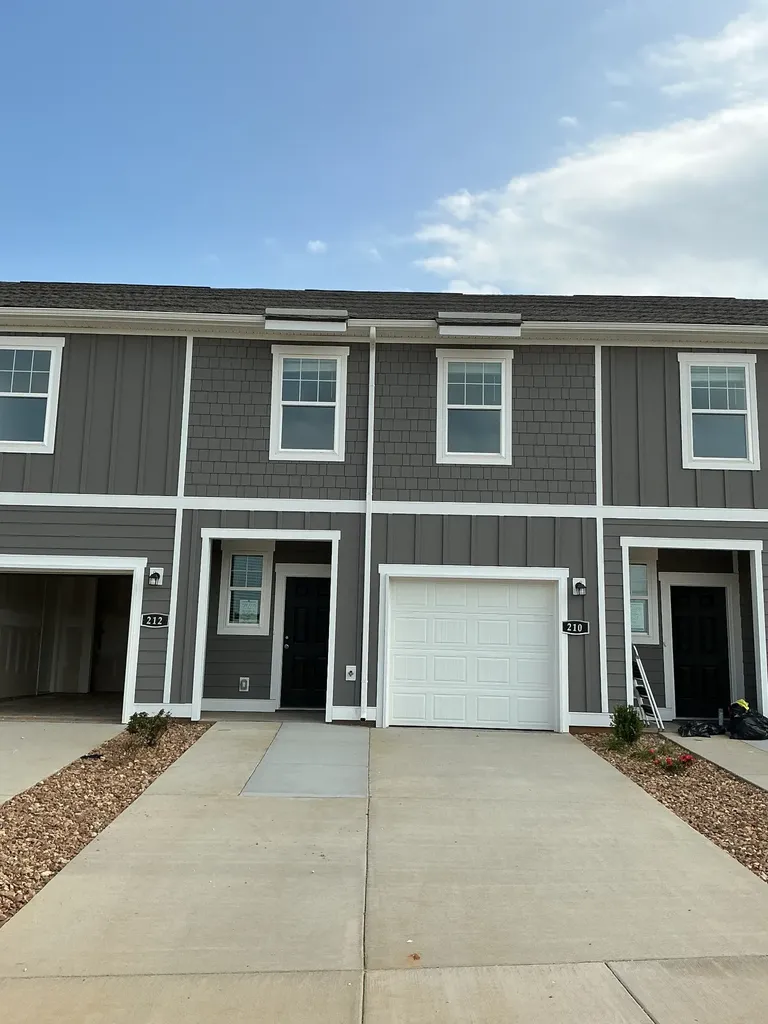 210 Darlington Drive Dickson TN 37055