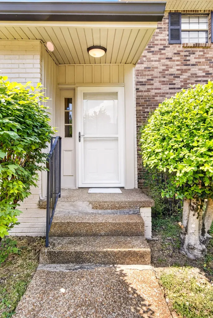 4001 Anderson Road Nashville TN 37217