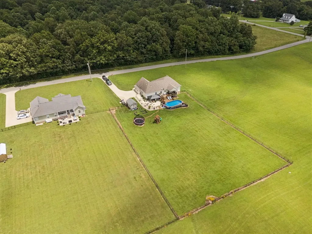 948 Goslin Branch Road Burns TN 37029
