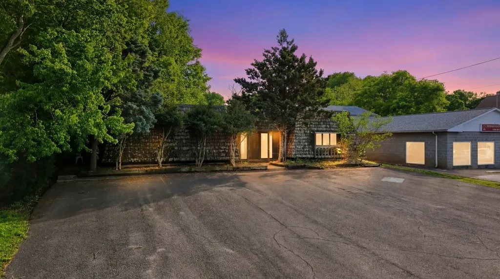 606 Henslee Drive Dickson TN 37055