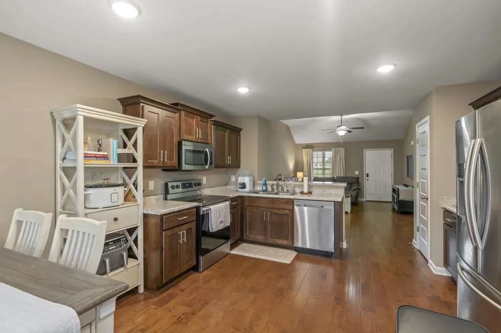631 Berry Circle Springfield TN 37172