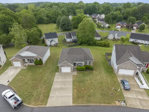 631 Berry Circle Springfield TN 37172