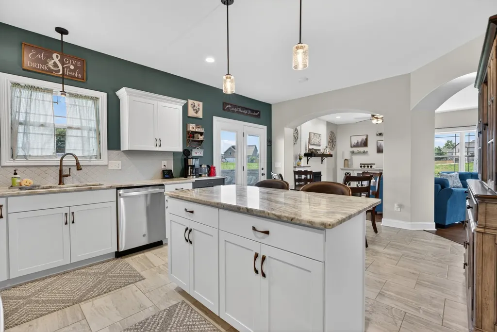1305 Apple Blossom Road Clarksville TN 37042