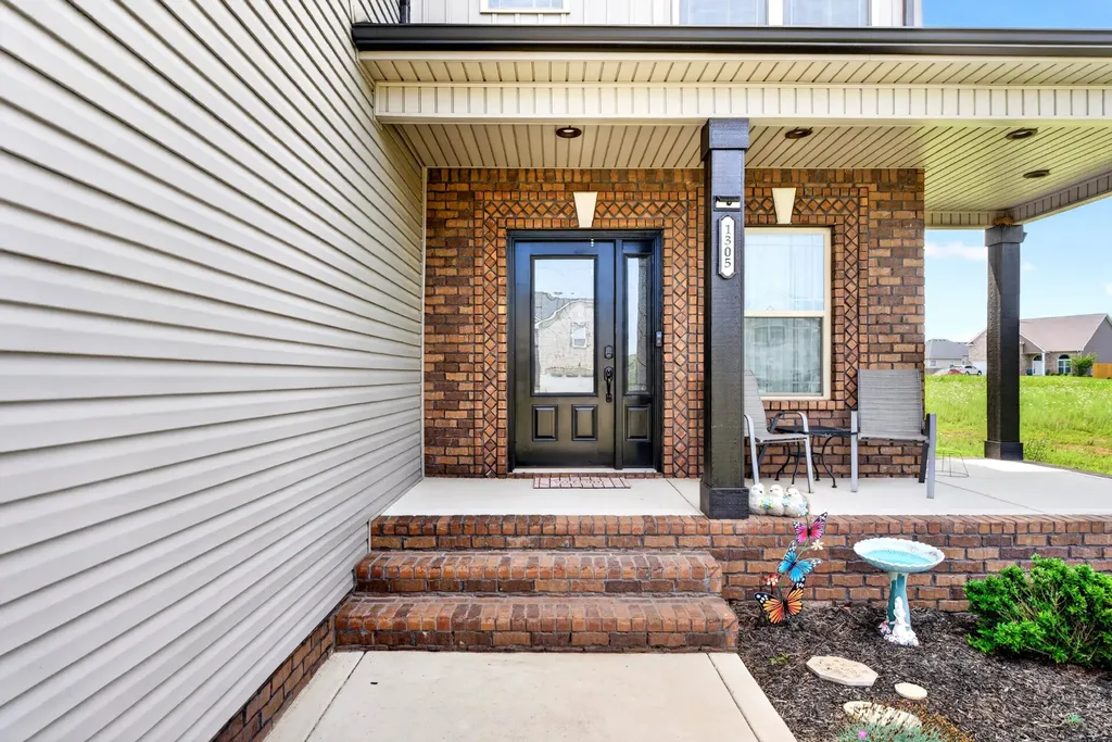 1305 Apple Blossom Road Clarksville TN 37042