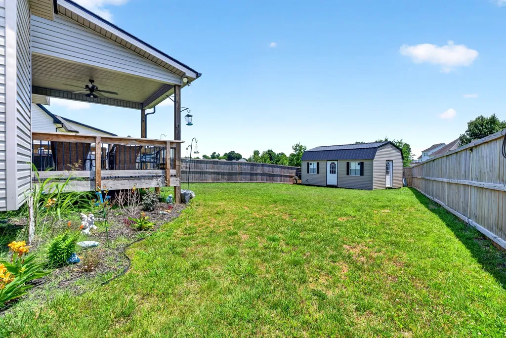 1305 Apple Blossom Road Clarksville TN 37042