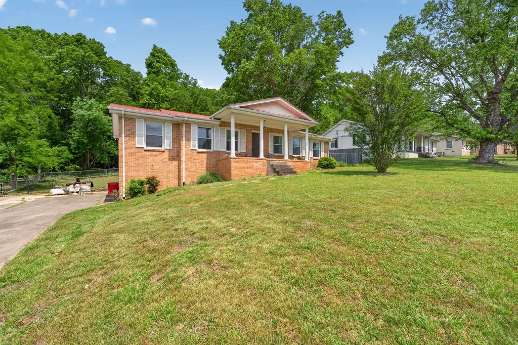 621 Carmack Avenue Carthage TN 37030