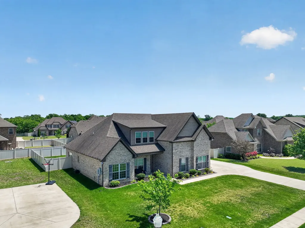2911 Firerock Dr, N Murfreesboro TN 37128