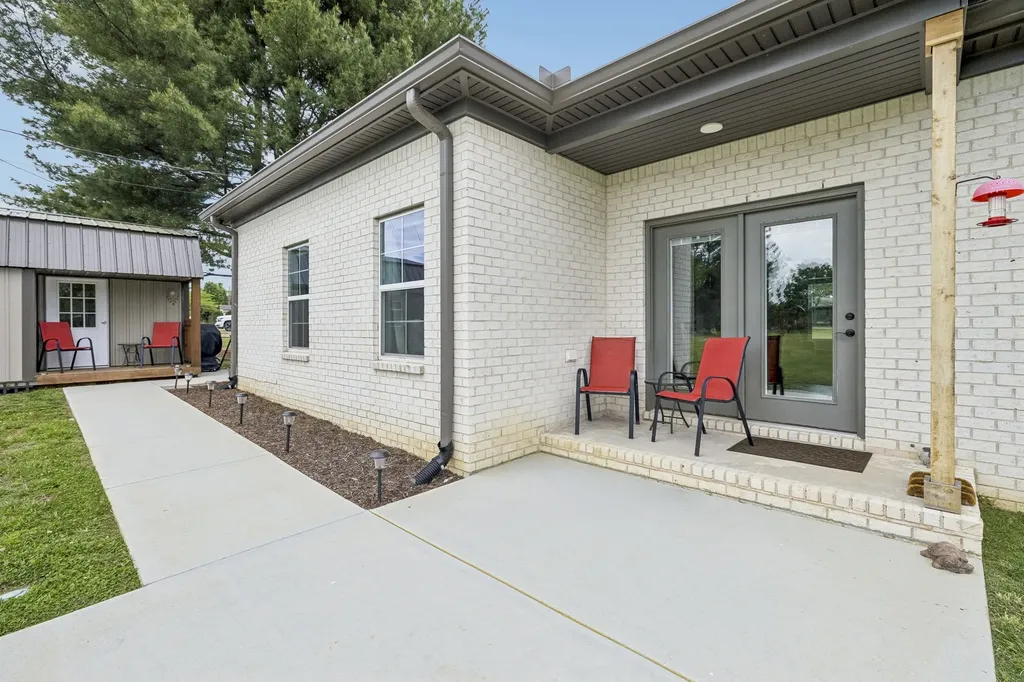 581 Pack Circle Smithville TN 37166