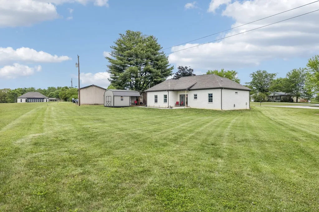 581 Pack Circle Smithville TN 37166