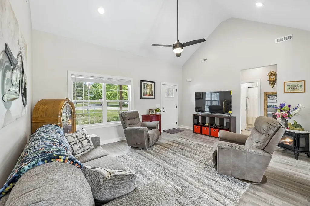 581 Pack Circle Smithville TN 37166