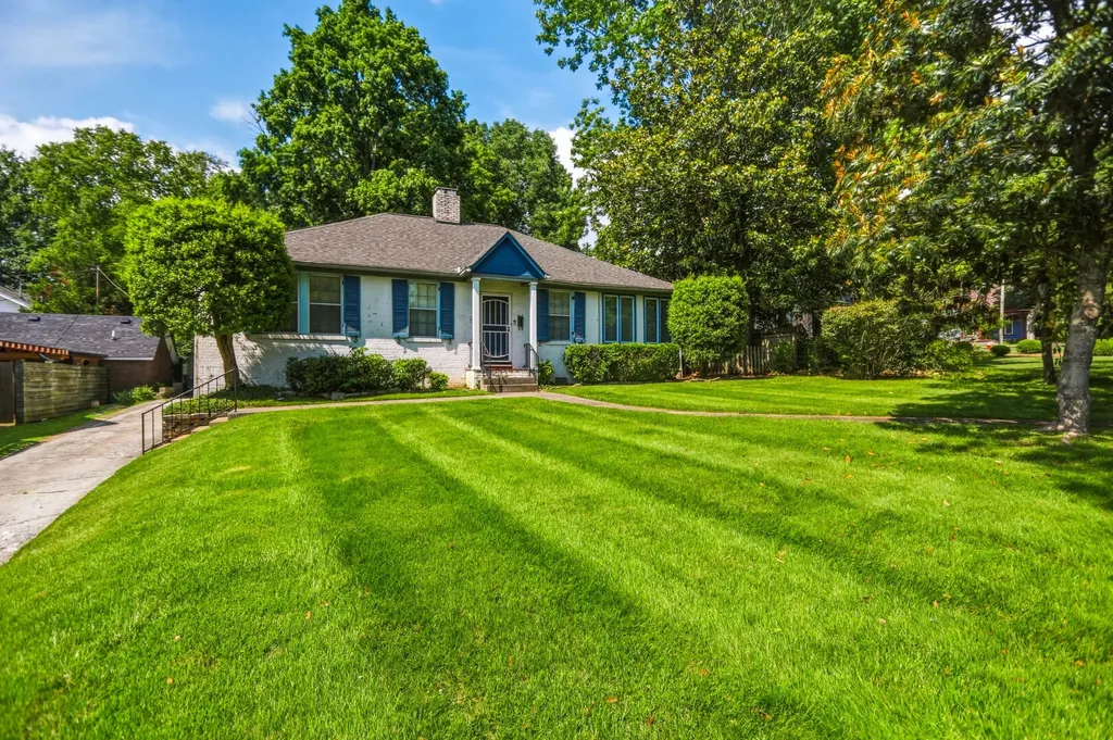 703 5th Ave, W Springfield TN 37172
