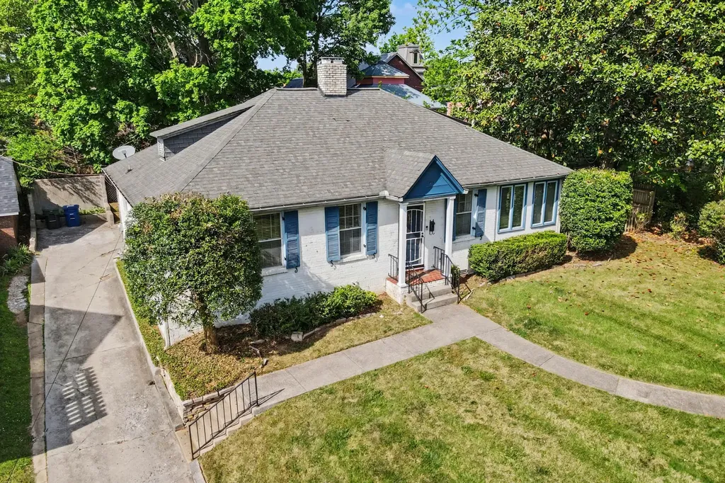 703 5th Ave, W Springfield TN 37172