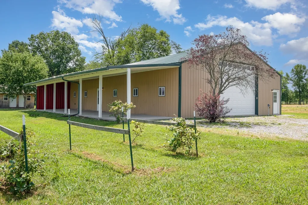 129 Highway 82 East Bell Buckle TN 37020