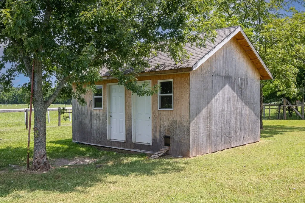 129 Highway 82 East Bell Buckle TN 37020