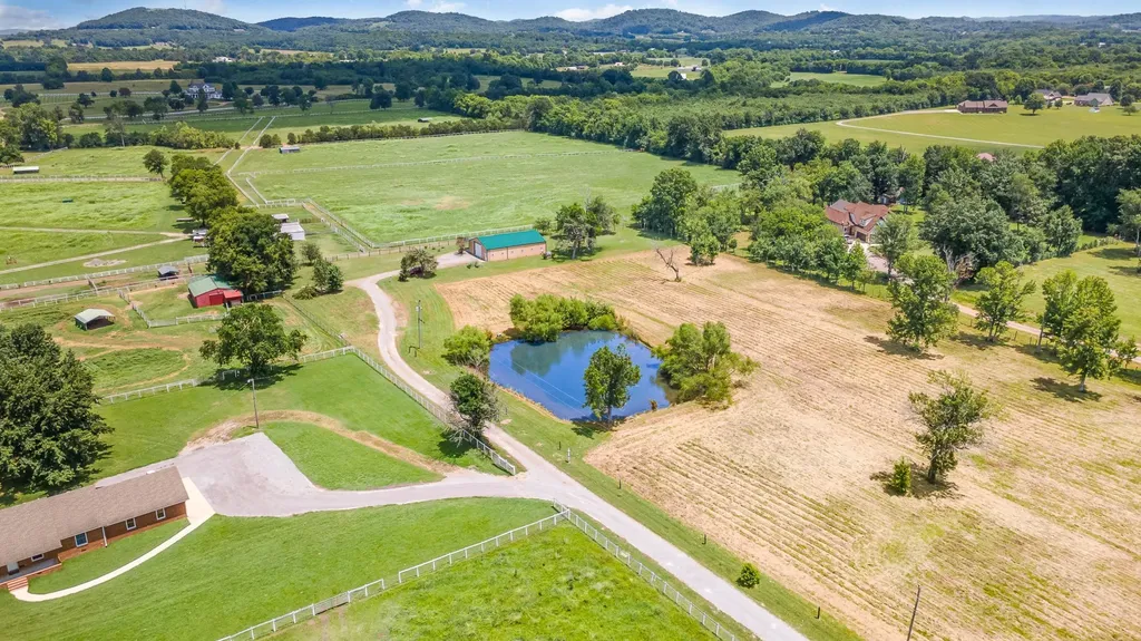 129 Highway 82 East Bell Buckle TN 37020