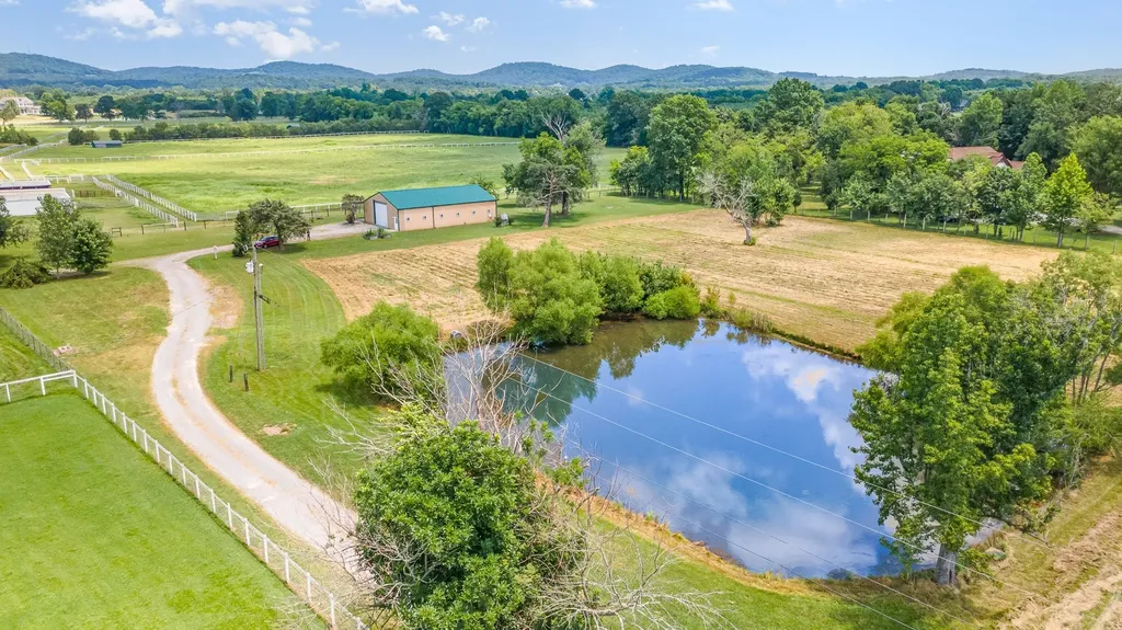 129 Highway 82 East Bell Buckle TN 37020