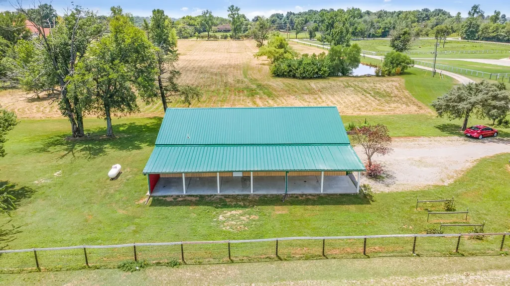 129 Highway 82 East Bell Buckle TN 37020