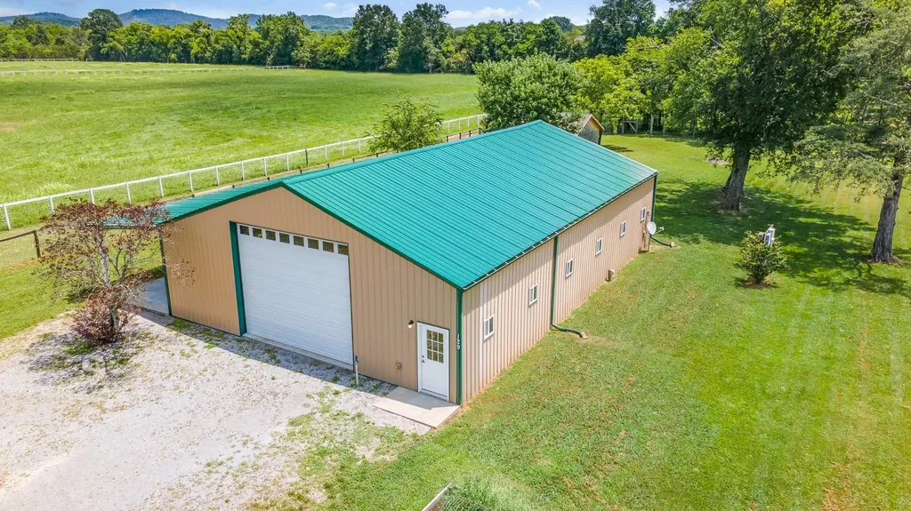 129 Highway 82 East Bell Buckle TN 37020