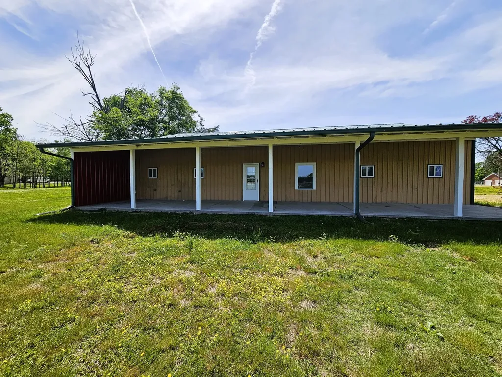 129 Highway 82 East Bell Buckle TN 37020
