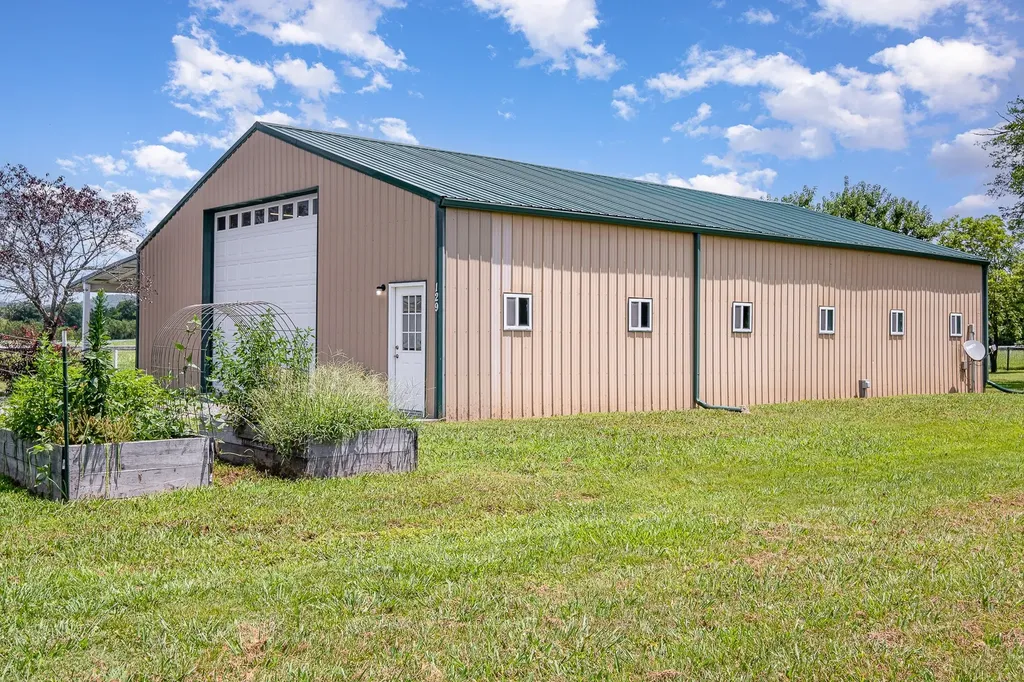 129 Highway 82 East Bell Buckle TN 37020