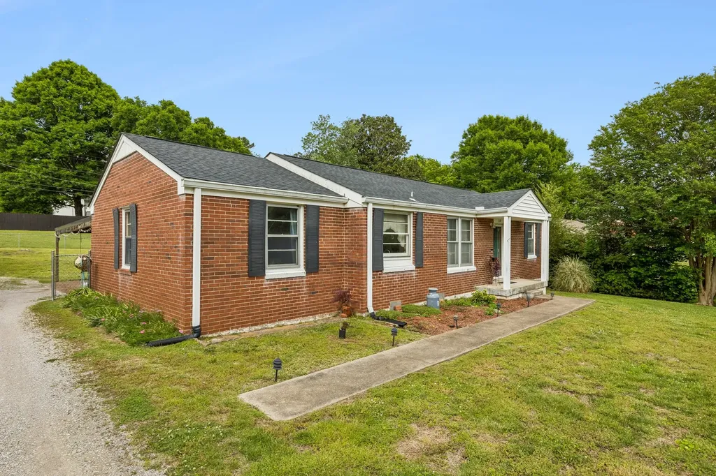 110 Pleasant Drive Columbia TN 38401