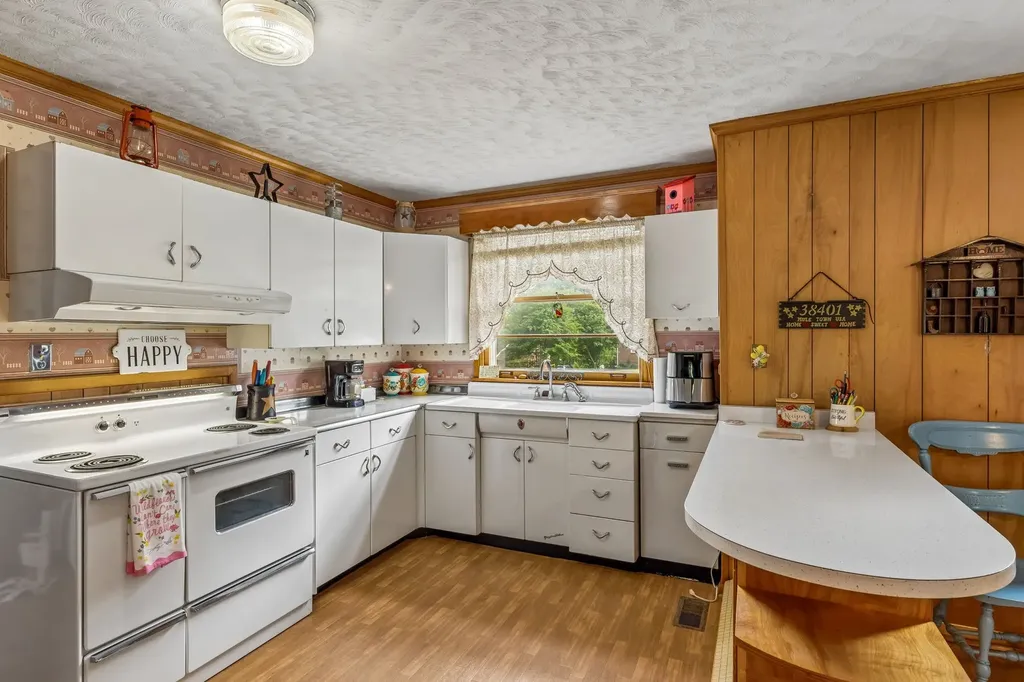 110 Pleasant Drive Columbia TN 38401