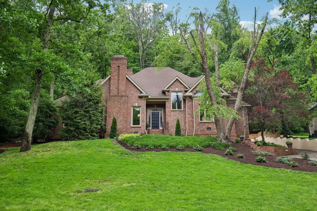 27 Annandale Nashville TN 37215